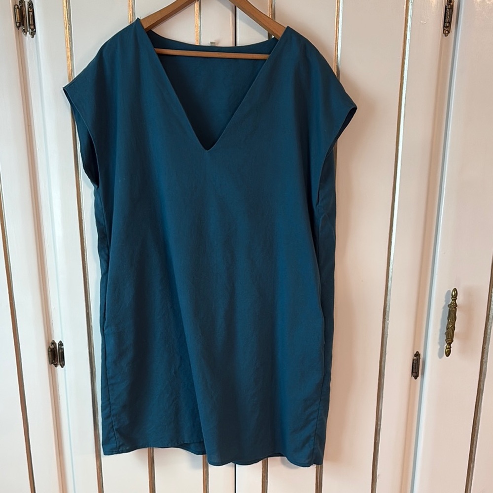 Elegant Blue V-Neck Women's Top